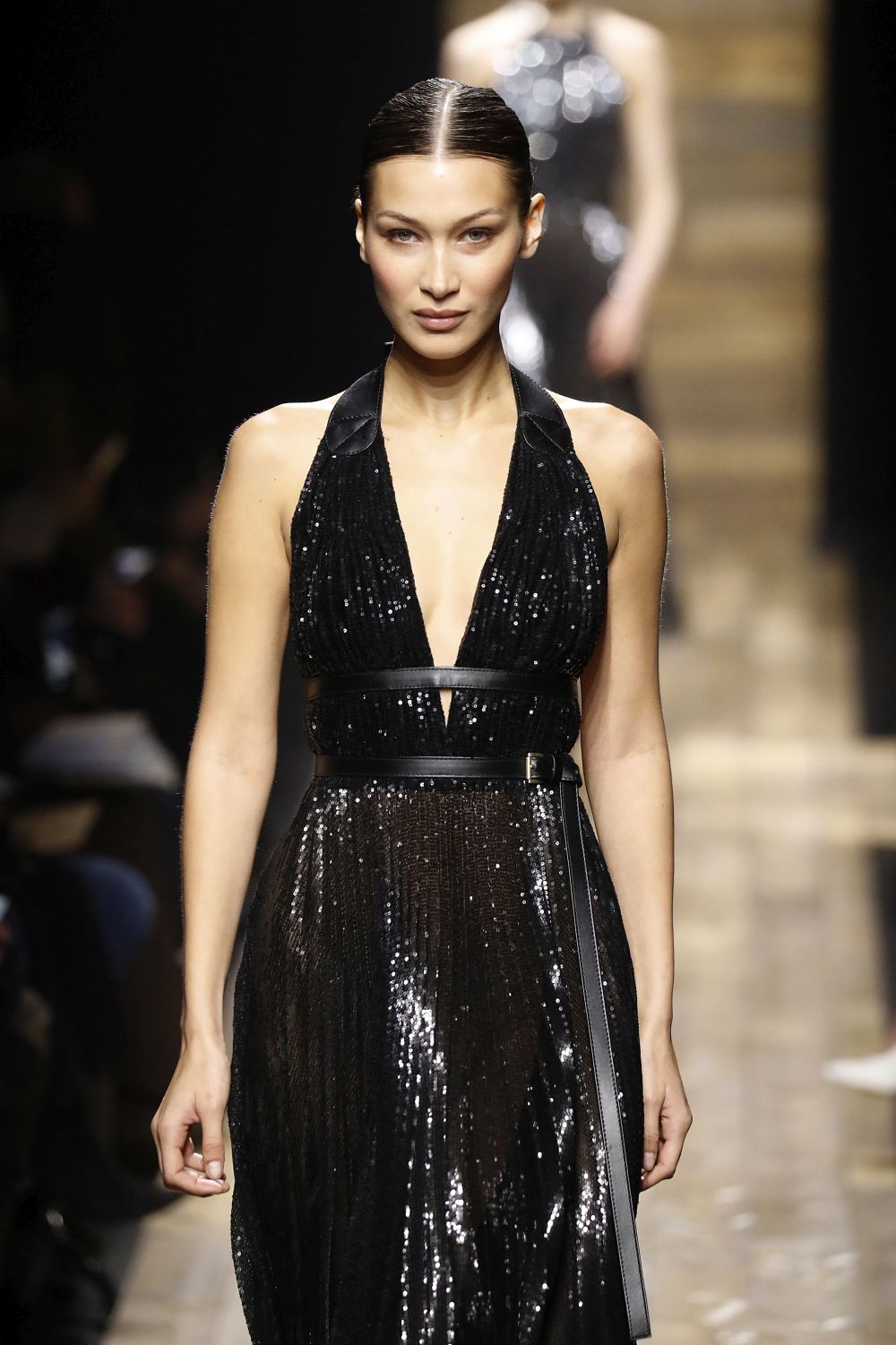 Любим дизайнер на кралица Летисия показа вдъхновението си в Ню Йорк (ГАЛЕРИЯ)