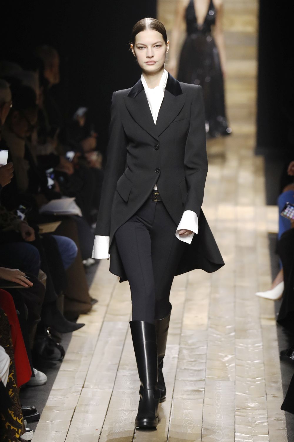 Любим дизайнер на кралица Летисия показа вдъхновението си в Ню Йорк (ГАЛЕРИЯ)