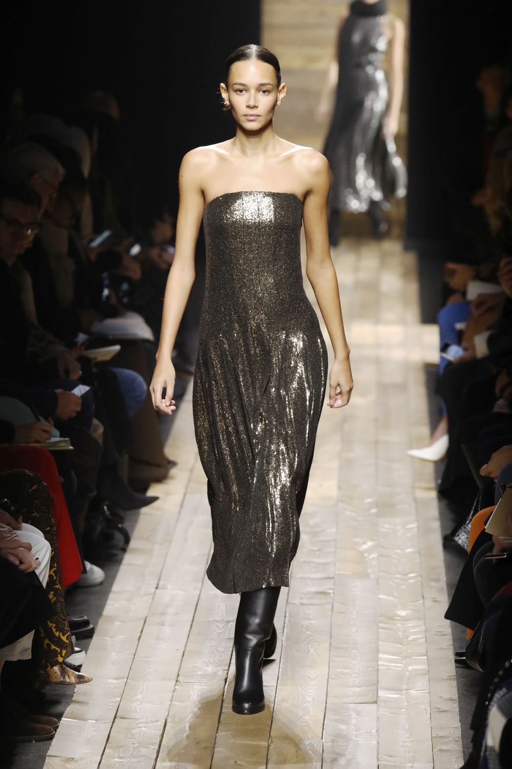 Любим дизайнер на кралица Летисия показа вдъхновението си в Ню Йорк (ГАЛЕРИЯ)