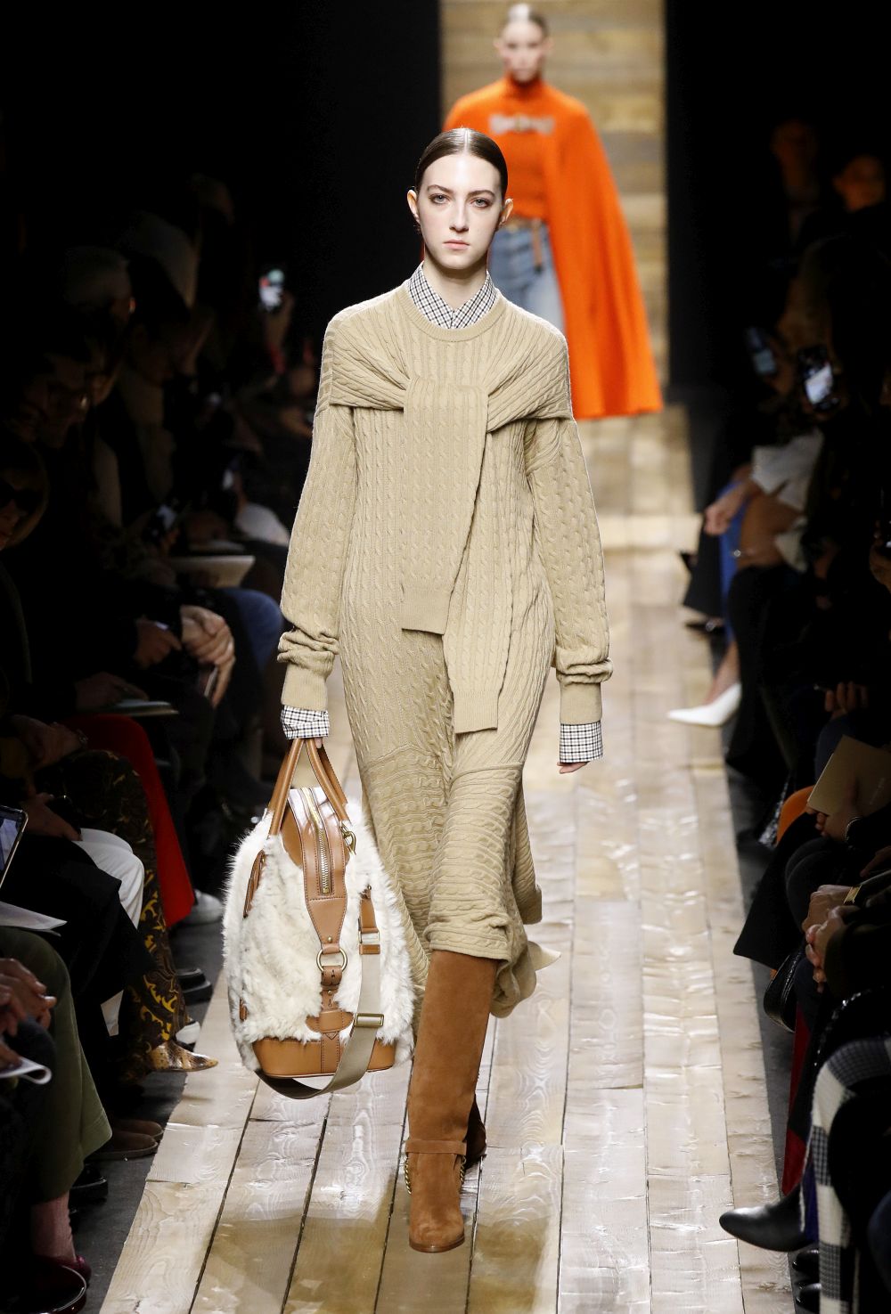 Любим дизайнер на кралица Летисия показа вдъхновението си в Ню Йорк (ГАЛЕРИЯ)