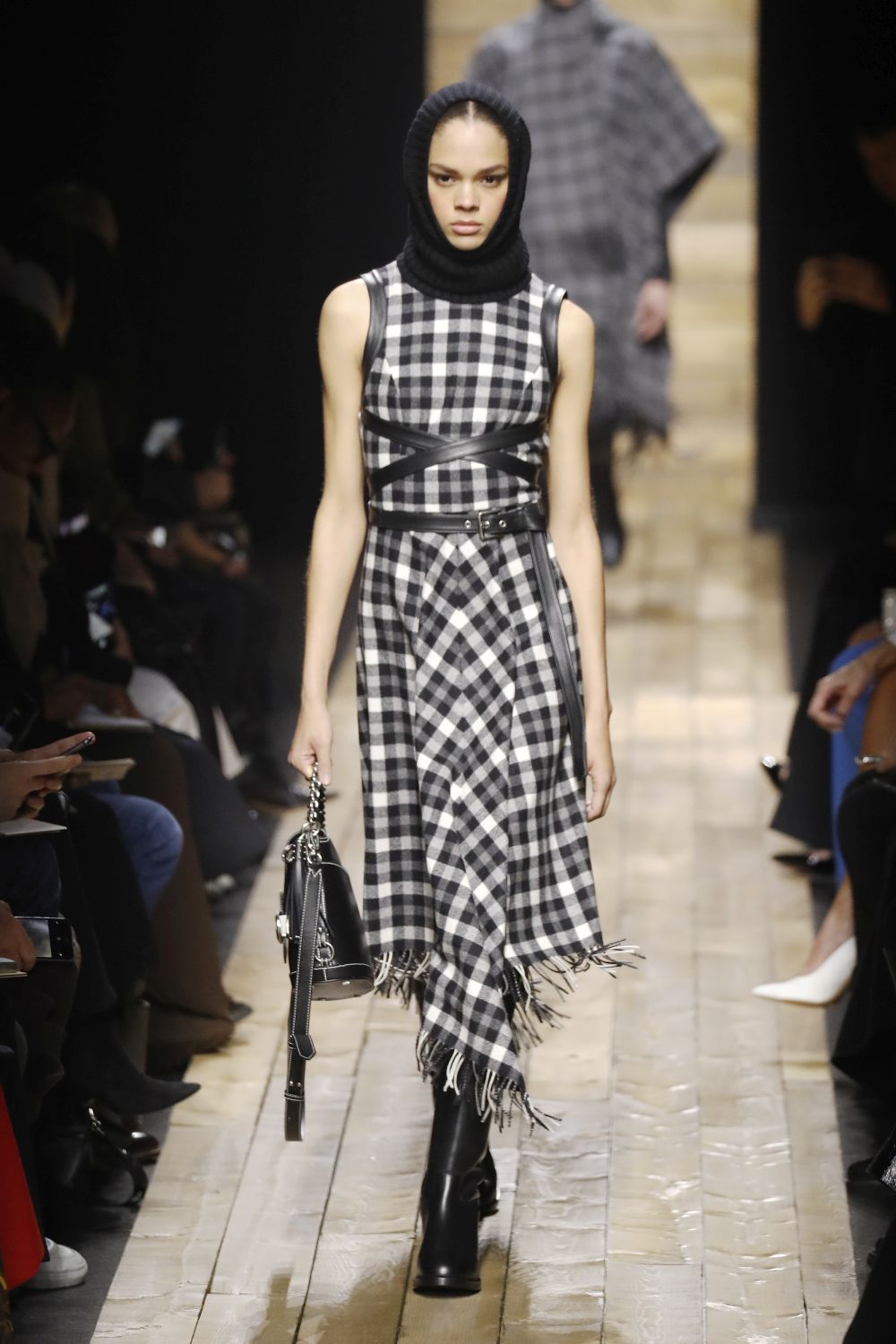 Любим дизайнер на кралица Летисия показа вдъхновението си в Ню Йорк (ГАЛЕРИЯ)