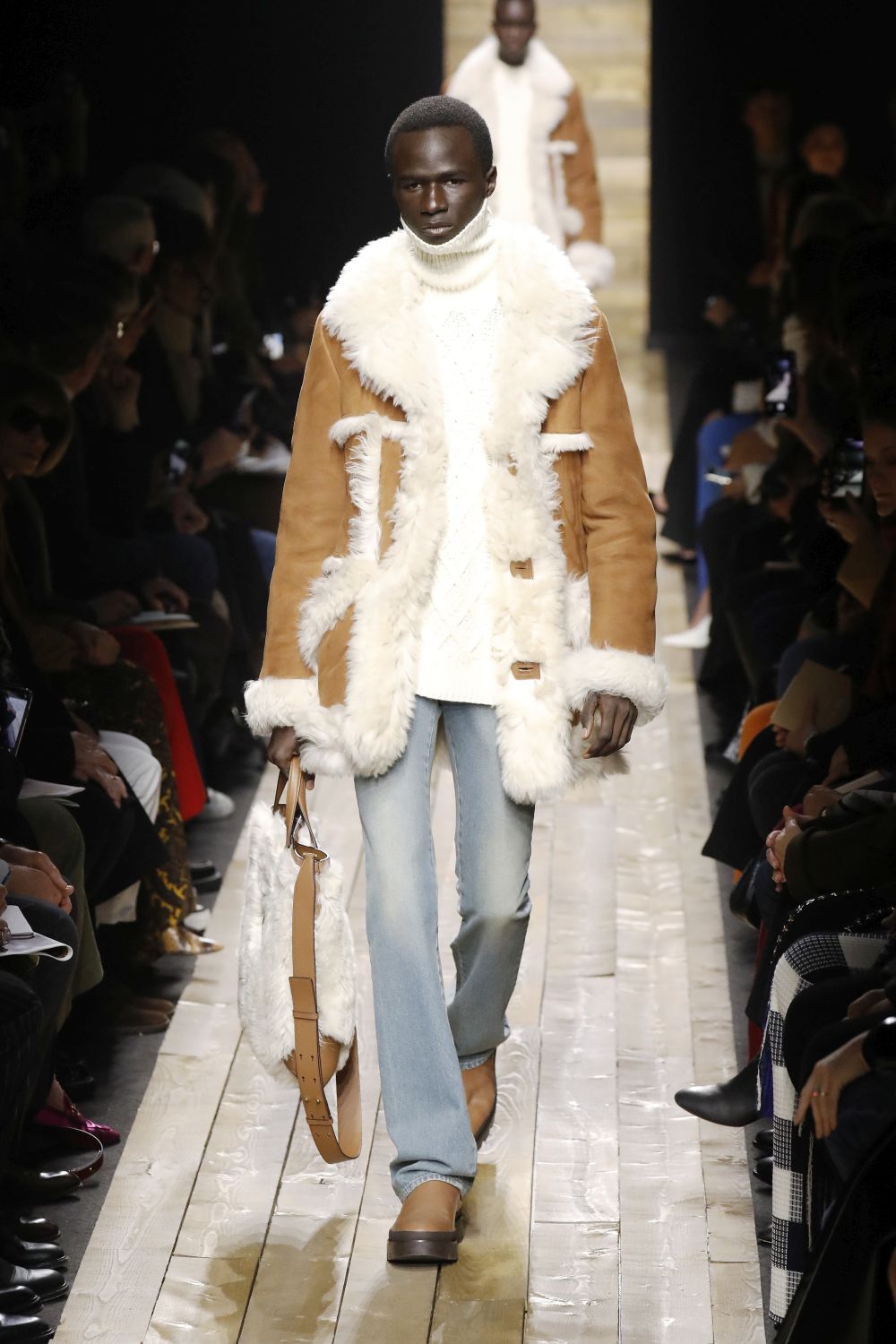 Любим дизайнер на кралица Летисия показа вдъхновението си в Ню Йорк (ГАЛЕРИЯ)