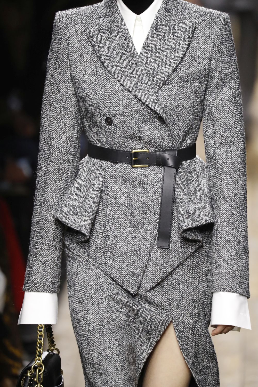 Любим дизайнер на кралица Летисия показа вдъхновението си в Ню Йорк (ГАЛЕРИЯ)