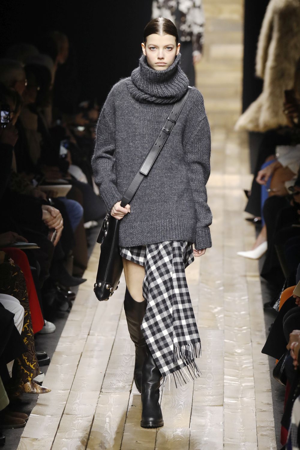 Любим дизайнер на кралица Летисия показа вдъхновението си в Ню Йорк (ГАЛЕРИЯ)