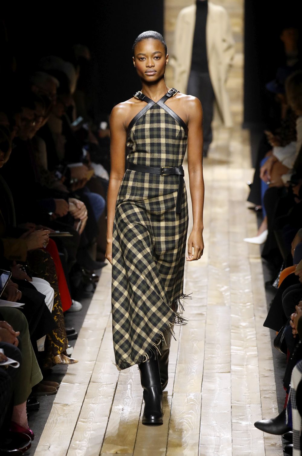 Любим дизайнер на кралица Летисия показа вдъхновението си в Ню Йорк (ГАЛЕРИЯ)