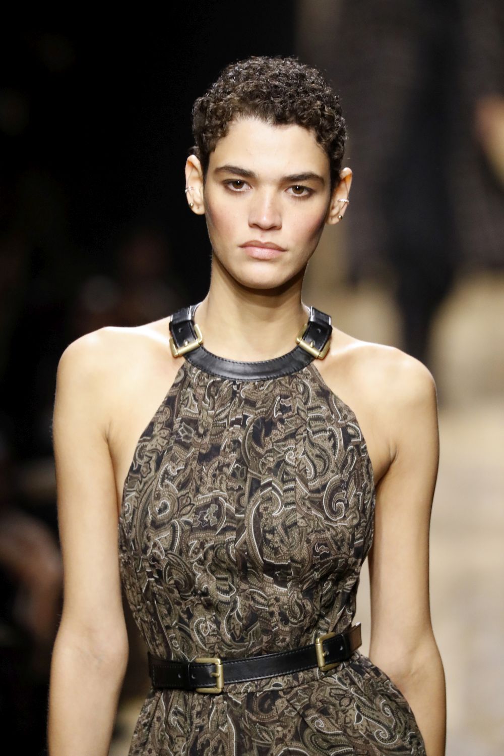 Любим дизайнер на кралица Летисия показа вдъхновението си в Ню Йорк (ГАЛЕРИЯ)