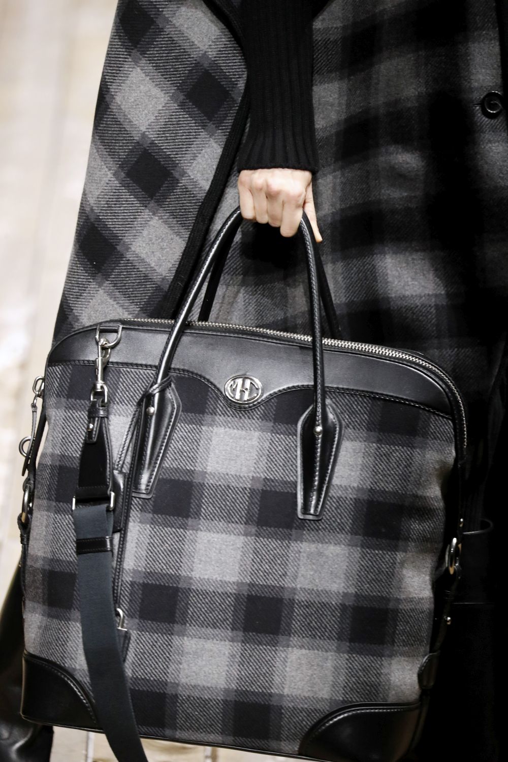 Любим дизайнер на кралица Летисия показа вдъхновението си в Ню Йорк (ГАЛЕРИЯ)