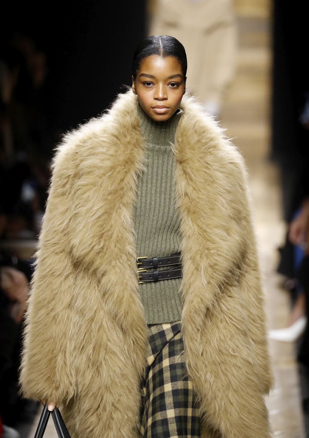 Любим дизайнер на кралица Летисия показа вдъхновението си в Ню Йорк (ГАЛЕРИЯ)