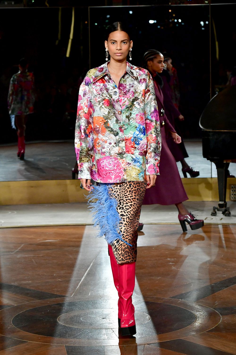 Дизайнер, обличал Мишел Обама, Кейт Мидълтън и Опра Уинфри, избра да почете