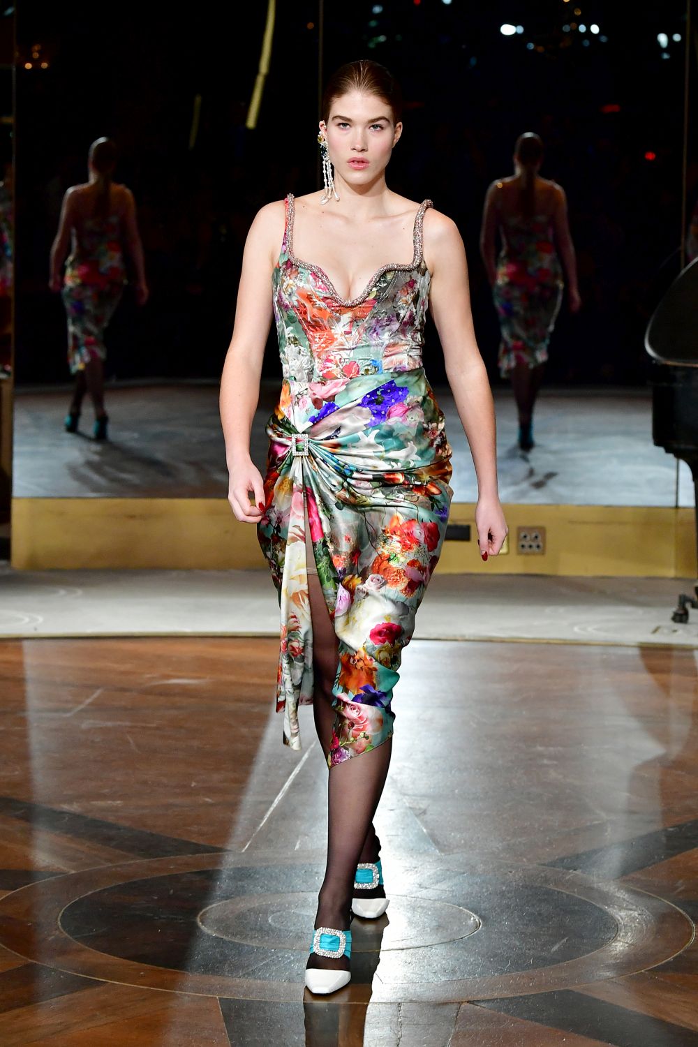 Дизайнер, обличал Мишел Обама, Кейт Мидълтън и Опра Уинфри, избра да почете