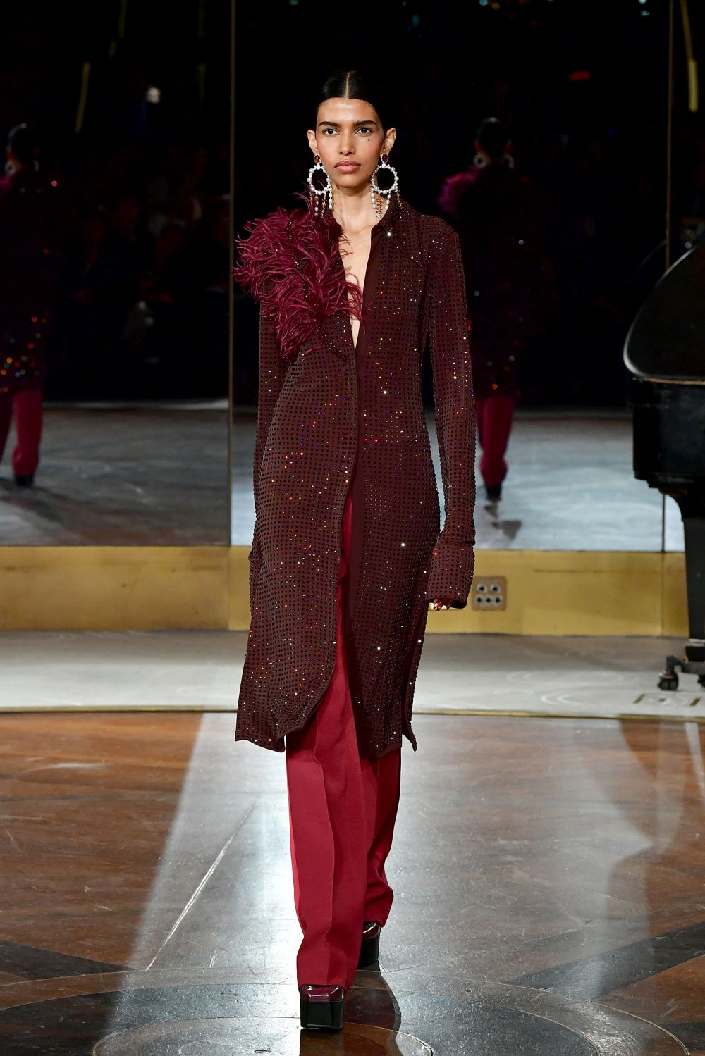 Дизайнер, обличал Мишел Обама, Кейт Мидълтън и Опра Уинфри, избра да почете