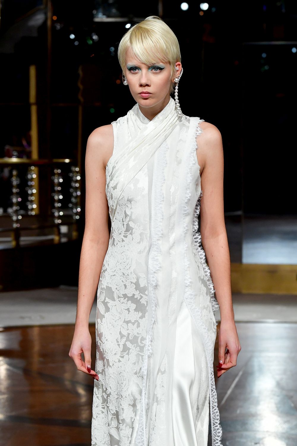 Дизайнер, обличал Мишел Обама, Кейт Мидълтън и Опра Уинфри, избра да почете