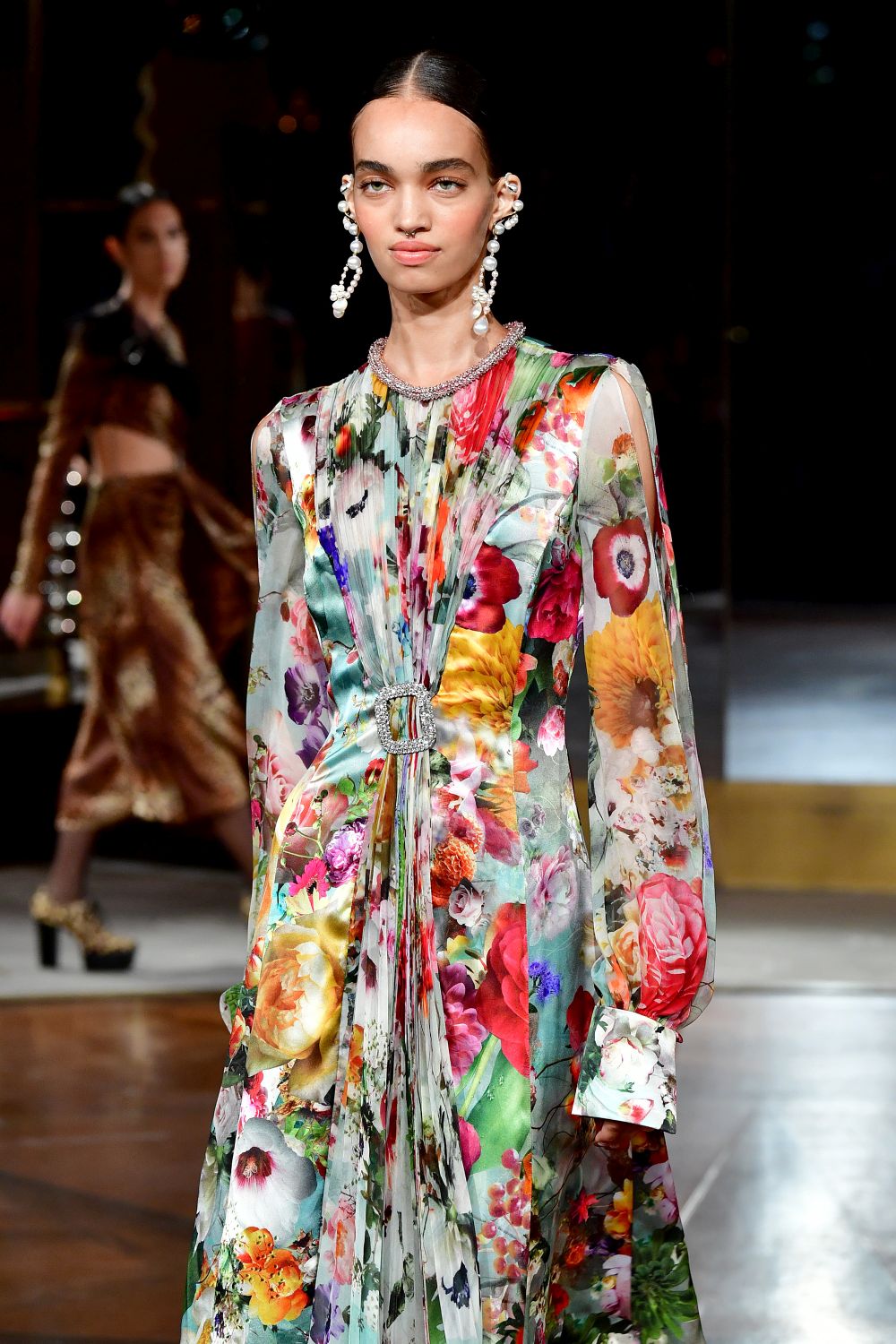 Дизайнер, обличал Мишел Обама, Кейт Мидълтън и Опра Уинфри, избра да почете