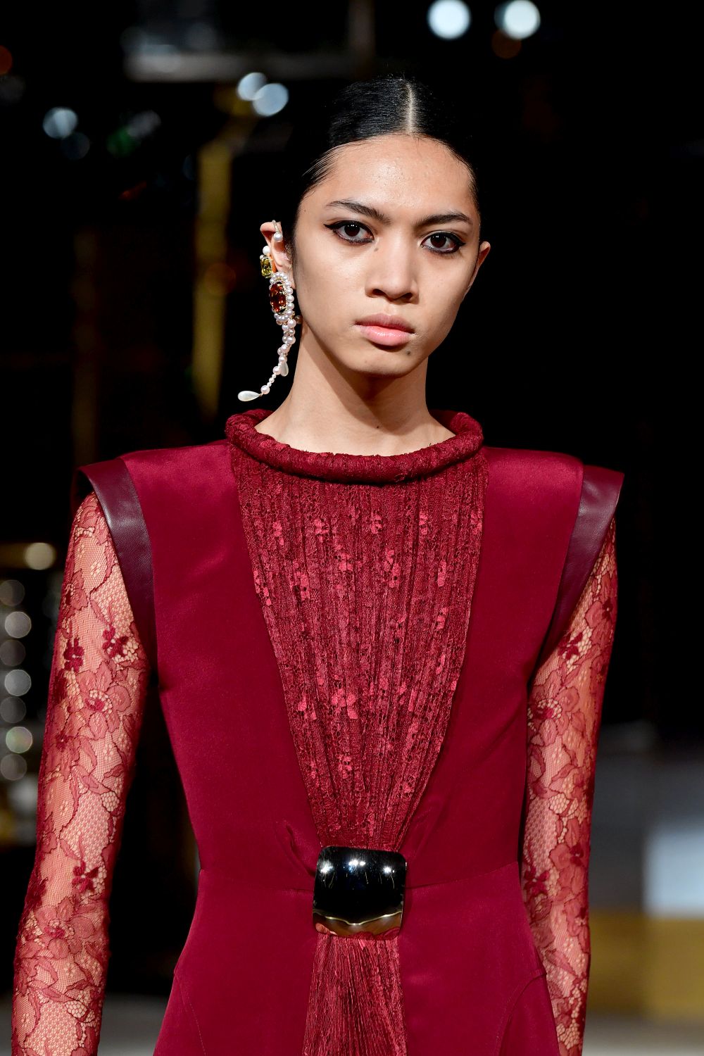 Дизайнер, обличал Мишел Обама, Кейт Мидълтън и Опра Уинфри, избра да почете