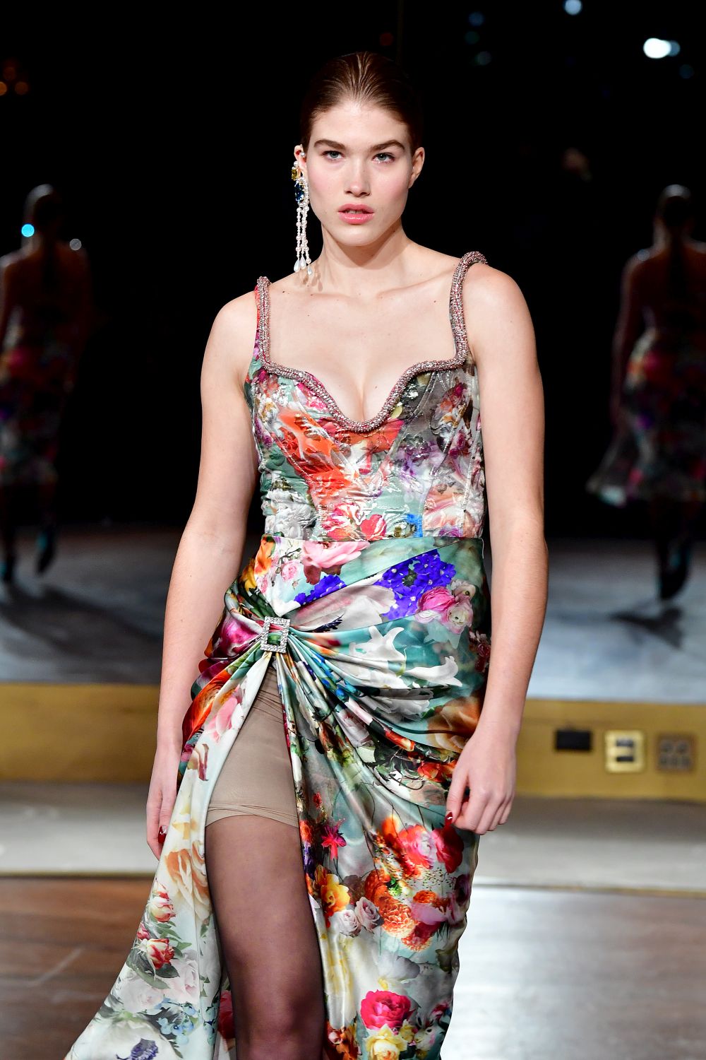 Дизайнер, обличал Мишел Обама, Кейт Мидълтън и Опра Уинфри, избра да почете