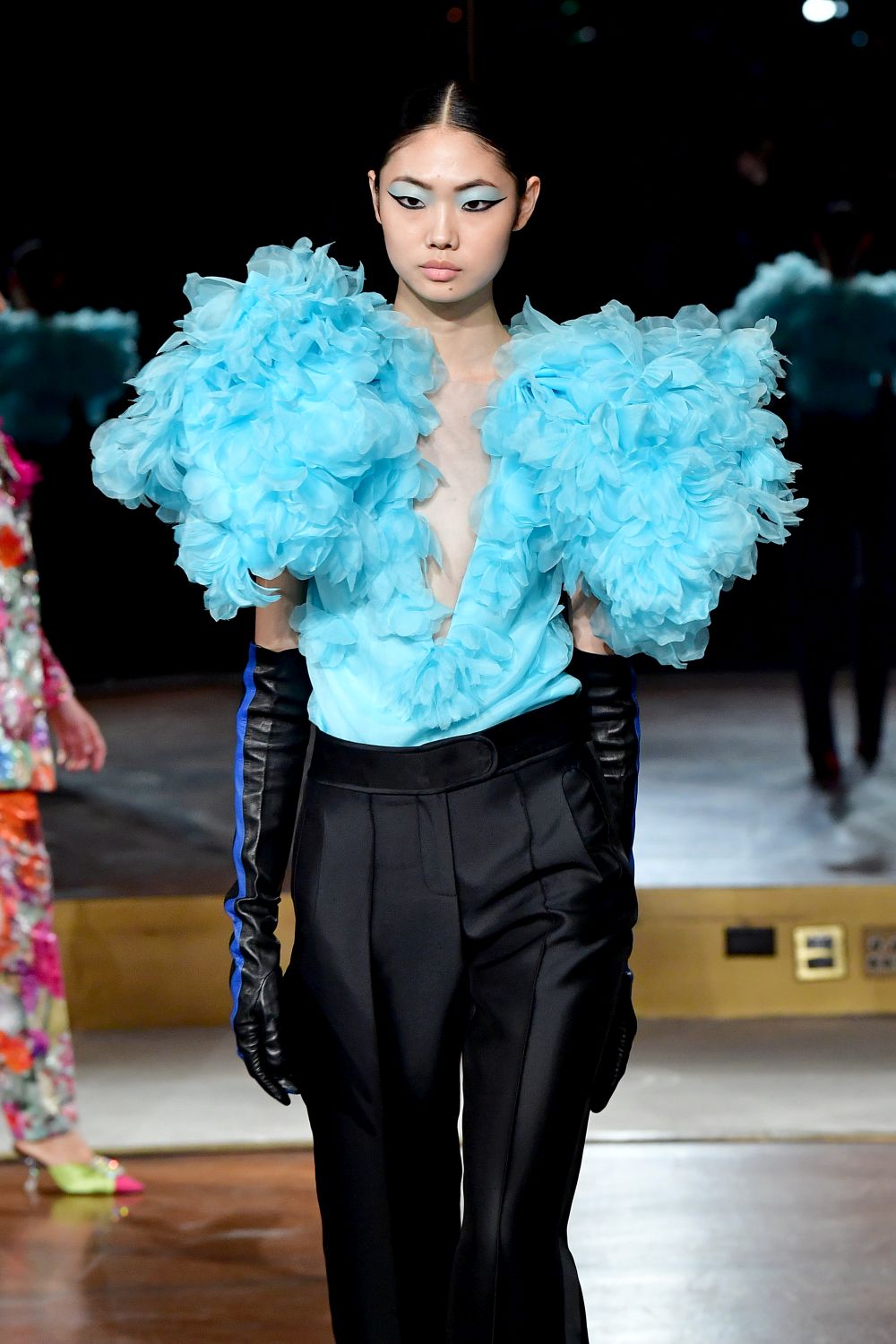 Дизайнер, обличал Мишел Обама, Кейт Мидълтън и Опра Уинфри, избра да почете