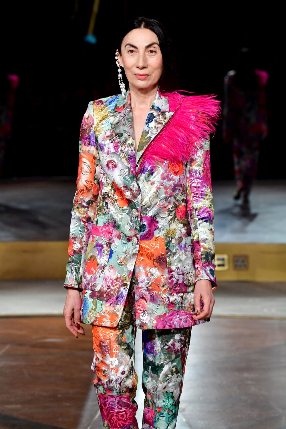 Дизайнер, обличал Мишел Обама, Кейт Мидълтън и Опра Уинфри, избра да почете