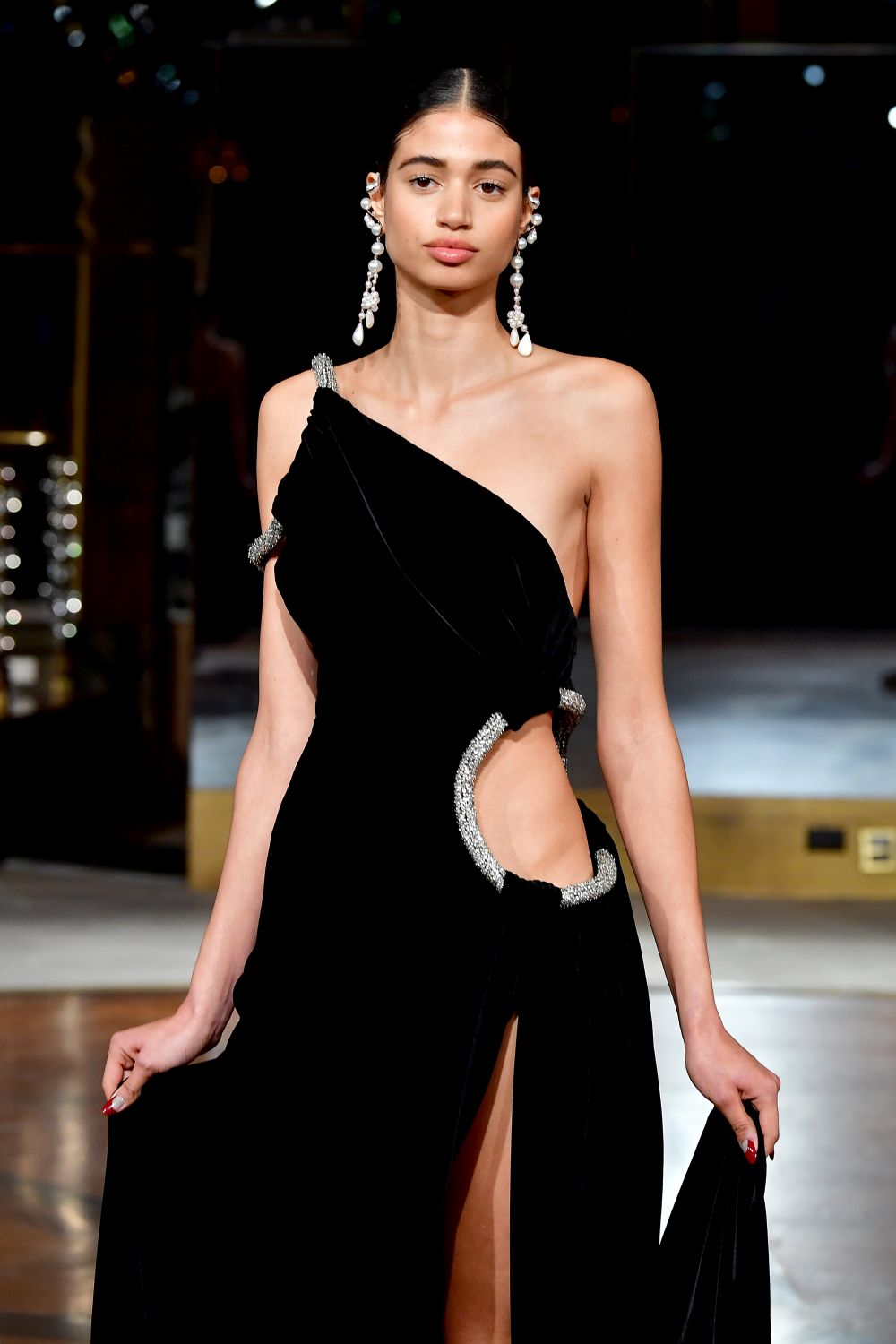 Дизайнер, обличал Мишел Обама, Кейт Мидълтън и Опра Уинфри, избра да почете