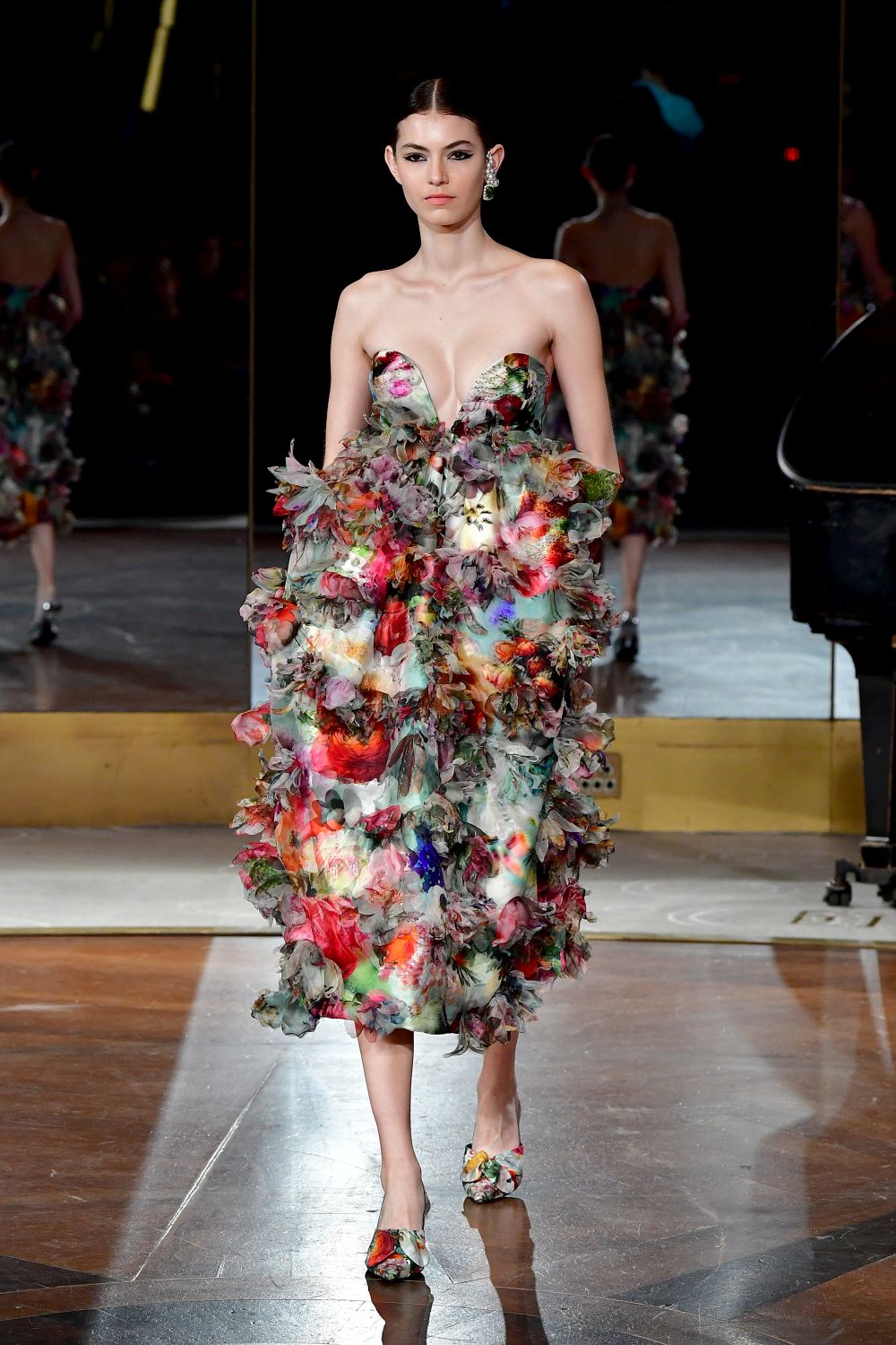 Дизайнер, обличал Мишел Обама, Кейт Мидълтън и Опра Уинфри, избра да почете