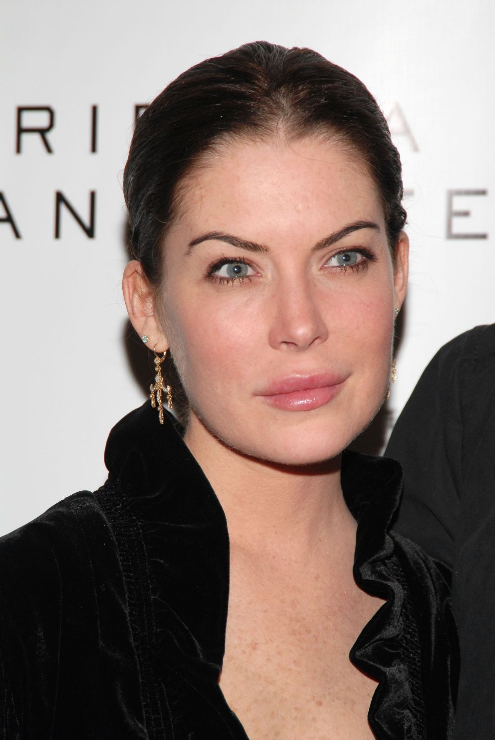 Родена е на 24 март 1970 г. в Дейвънпорт, Айова. Кръстена е на героинята от романа на Борис Пастернак „Доктор Живаго“, изиграна във филмовата адаптация от Джули Кристи.