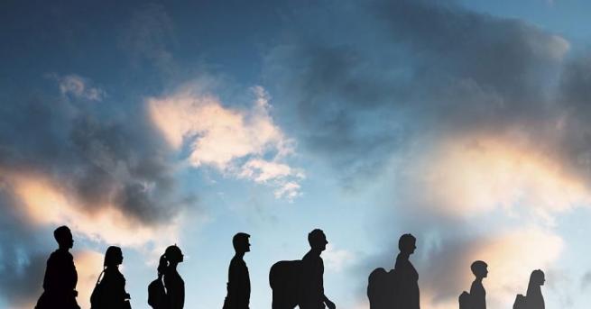 Стотици мигранти в Турция се насочиха към граничните региони с