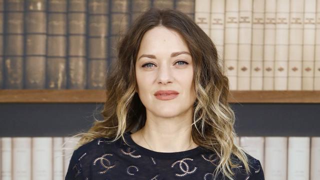 Френска красавица е новото лице на Chanel 5 (СНИМКИ)