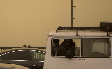 Фенове на Бари запалиха микробус с привърженици на Лече