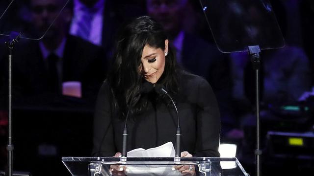 16 милиона долара ще получи вдовицата на Коби Брайънт заради снимки след смъртта му