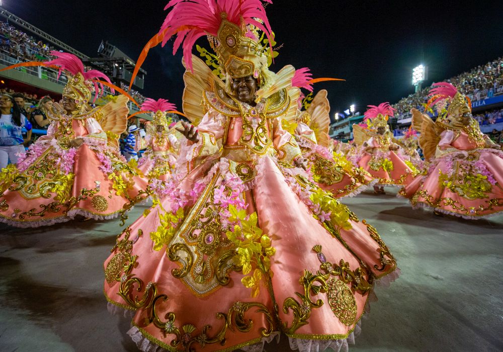 Много цвят, еротика и екзотика на карнавала в Рио