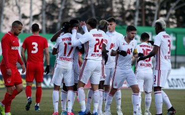 Отборите на Царско село и ЦСКА играят при резултат 2 1 на стадиона