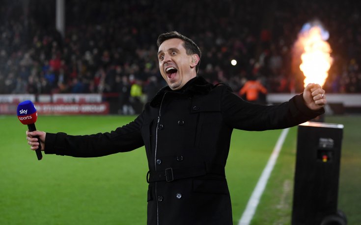 Гари Невил отвори бутилка и отпразнува загубата на Ливърпул