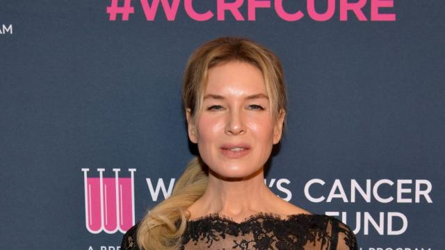 Дантелата ѝ отива: Рене Зелуегър (СНИМКИ)