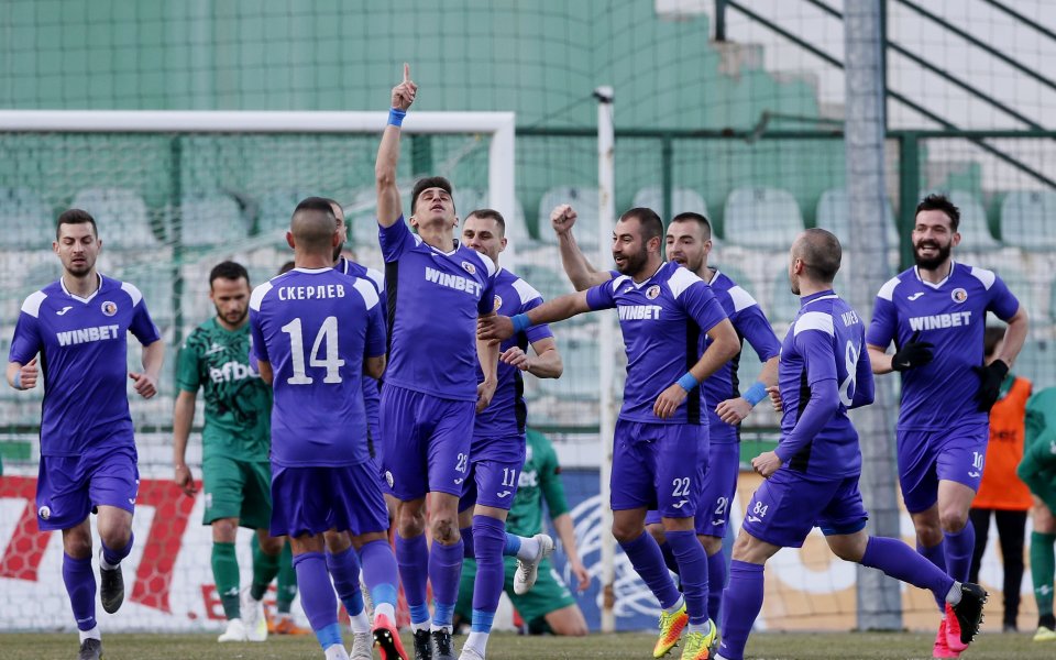 Витоша и Етър играят при резултат 2:4 в последен двубой