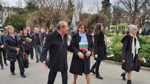 Корнелия Нинова