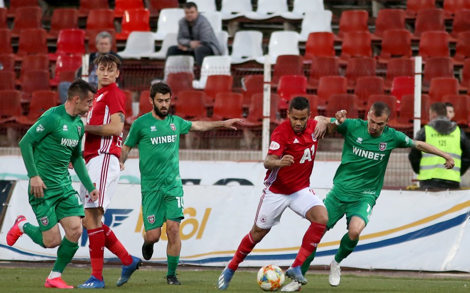 Отборът на ЦСКА надви Ботев Враца с 2:1 в двубой