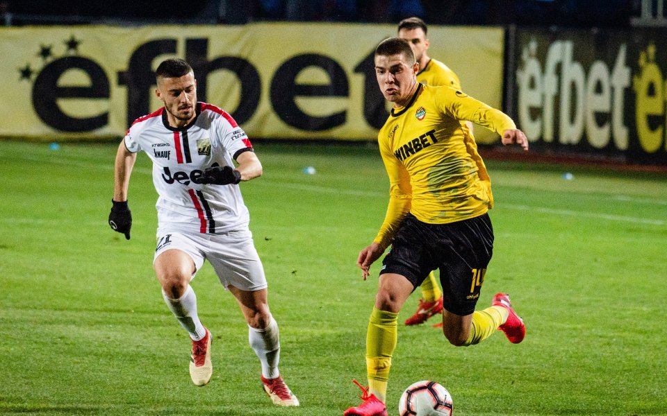 Юношата на Ботев Пловдив - Станислав Шопов се включи в