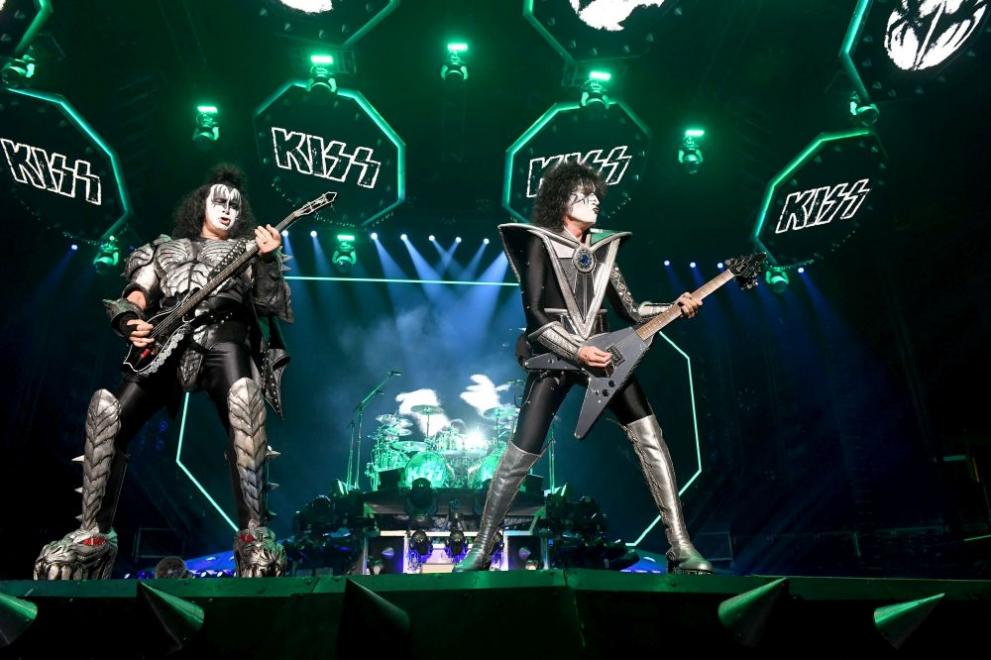 Като за последно: Взривоопасна енергия от роклегендите от KISS