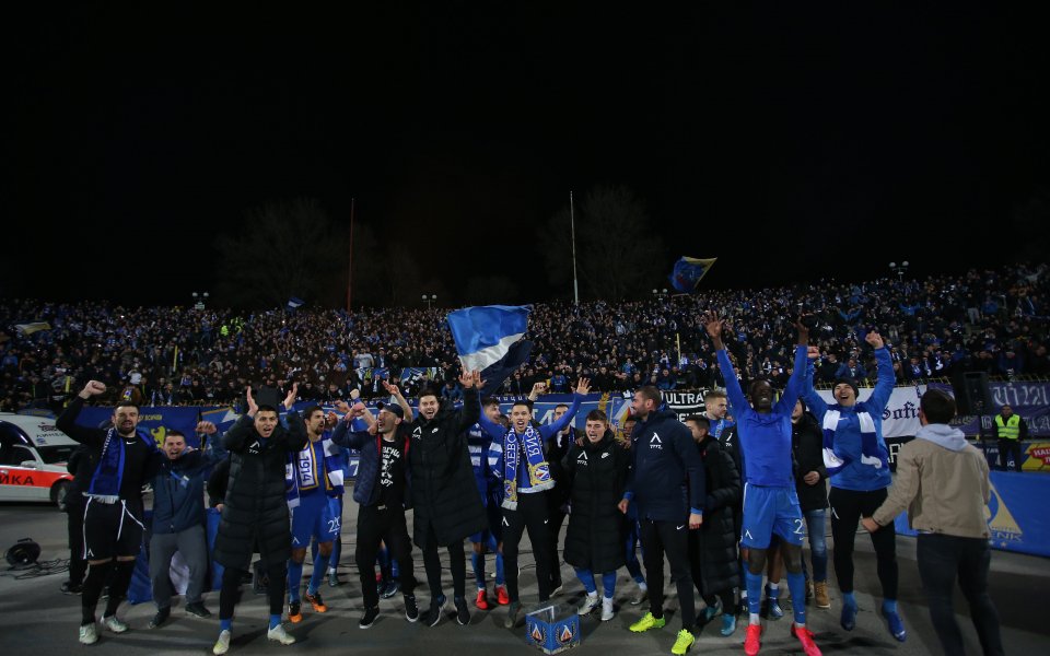 Отзвукът в Европа от патовата ситуация в Левски не спира.