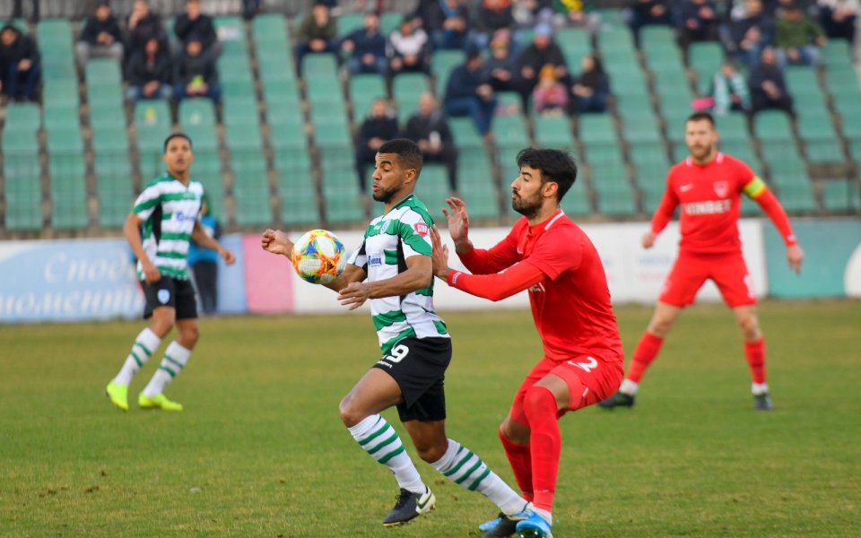 Нападателят на Черно море Матиас Курьор даде интервю пред сайта