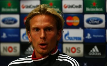 Помощник треньорът на Аякс Кристиан Поулсен е поставен в изолация след