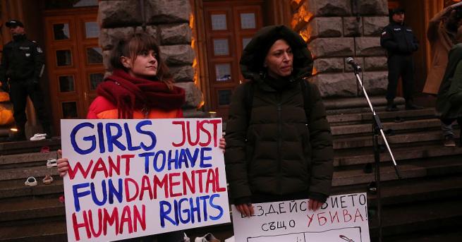 Шествие за правата на жените се проведе пред Министерския съвет