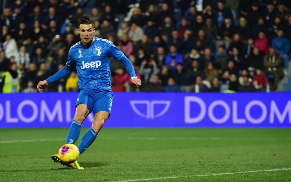 Футболната мегазвезда Кристиано Роналдо няма да превръща хотелите си в