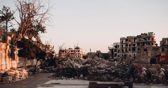 Когато домът му в Сирия е разрушен във войната Айхам