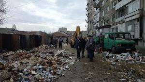 събарят гаражи в Столипиново