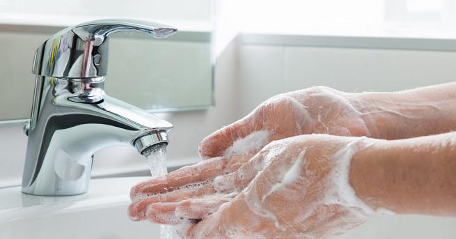 Сапунът и водата са ефективни убийци на коронавируса заради способността