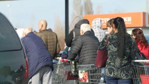 магазини опашки коронавирус