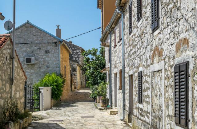 Хърватската община Леград разработи програма, с която продава недвижими имоти на млади