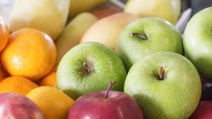 15 служители на НКЖИ по време на ремонтни дейности крали