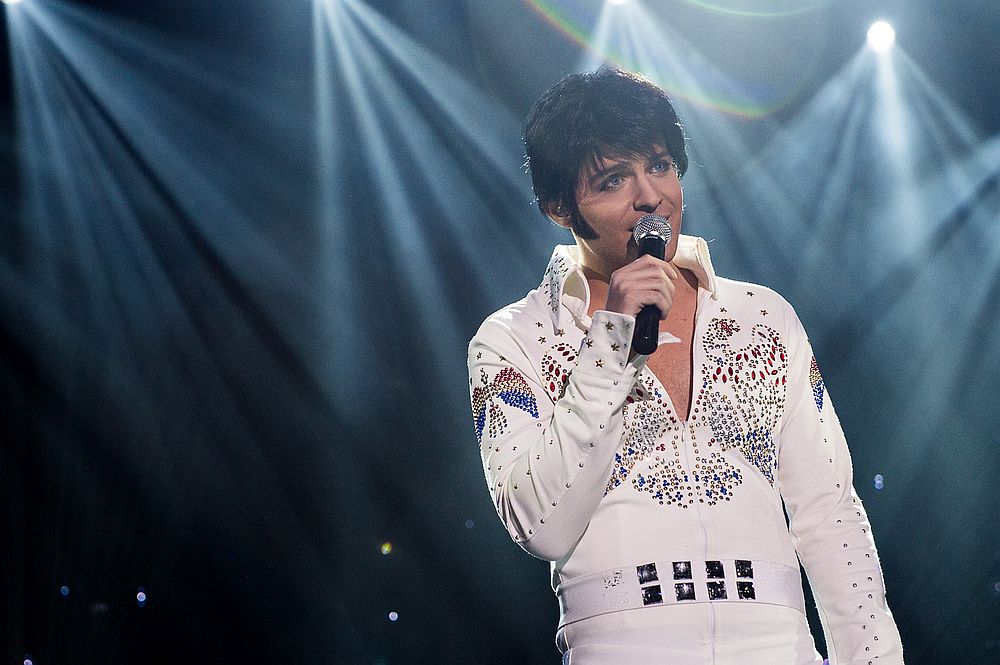 Анди като Елвис Пресли