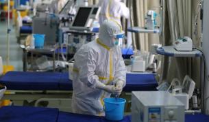 <p>Лекари от Ухан: Не повтаряйте грешките ни</p>